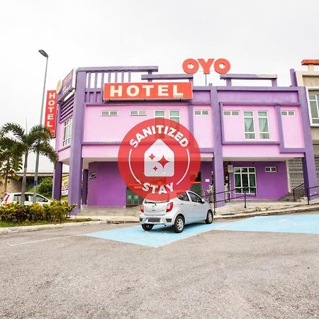 Oyo 89677 Sunflower Hotel Серембан Екстериор снимка