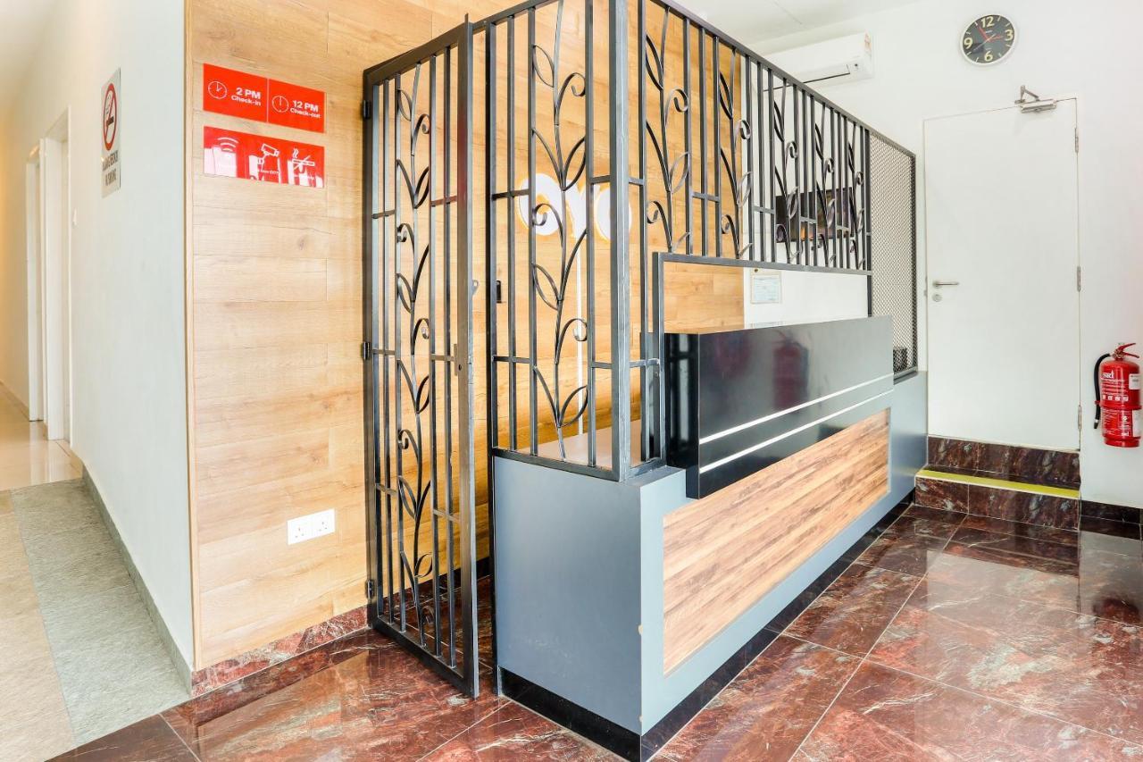 Oyo 89677 Sunflower Hotel Серембан Екстериор снимка